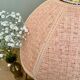 Suspension abat-jour vintage en matière naturelle rose