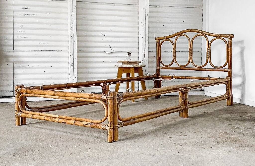 Junior bamboo bed. Vintage 70s