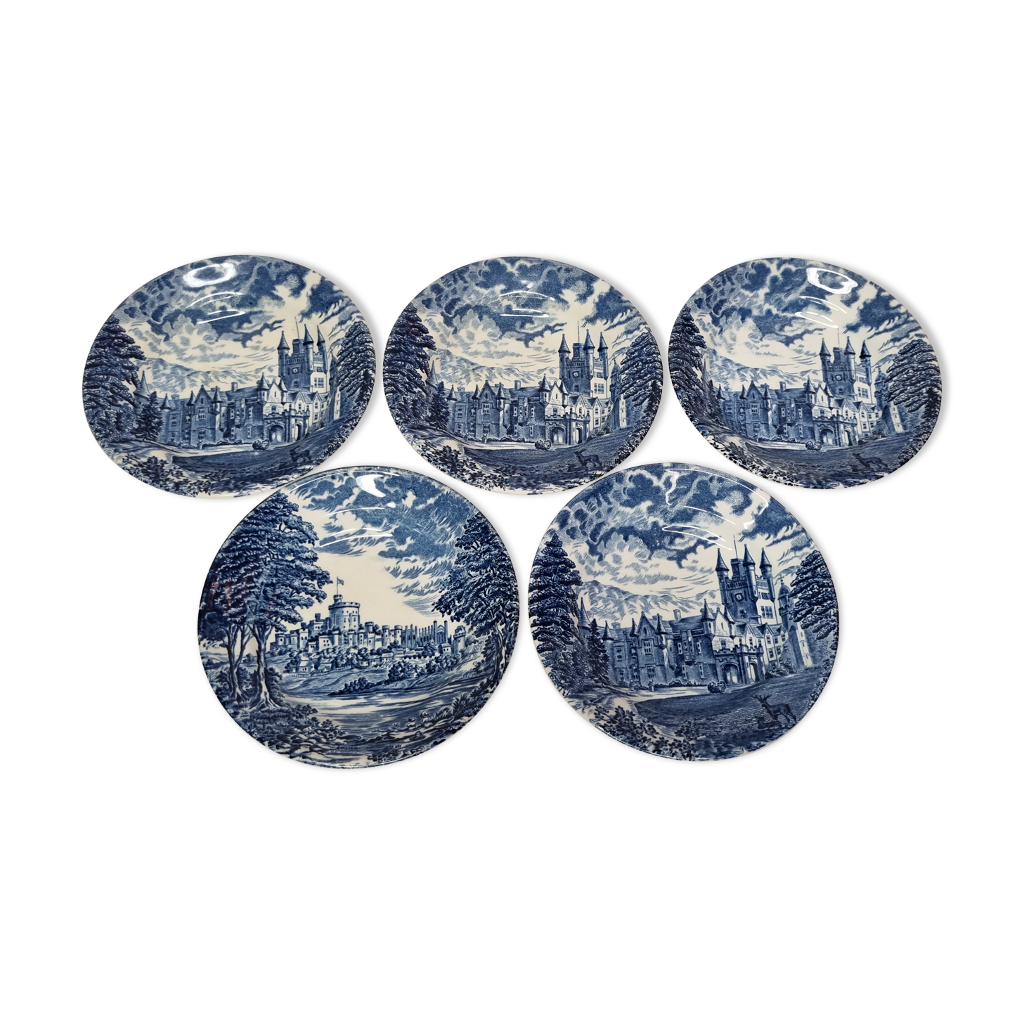 Ensemble de cinq ramequins en faïence Wedgwood England