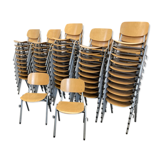 Lot de 54 chaises d’école scandinave Marko Kwartet
