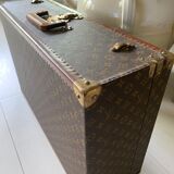 Former Louis Vuitton Alzer suitcase  70