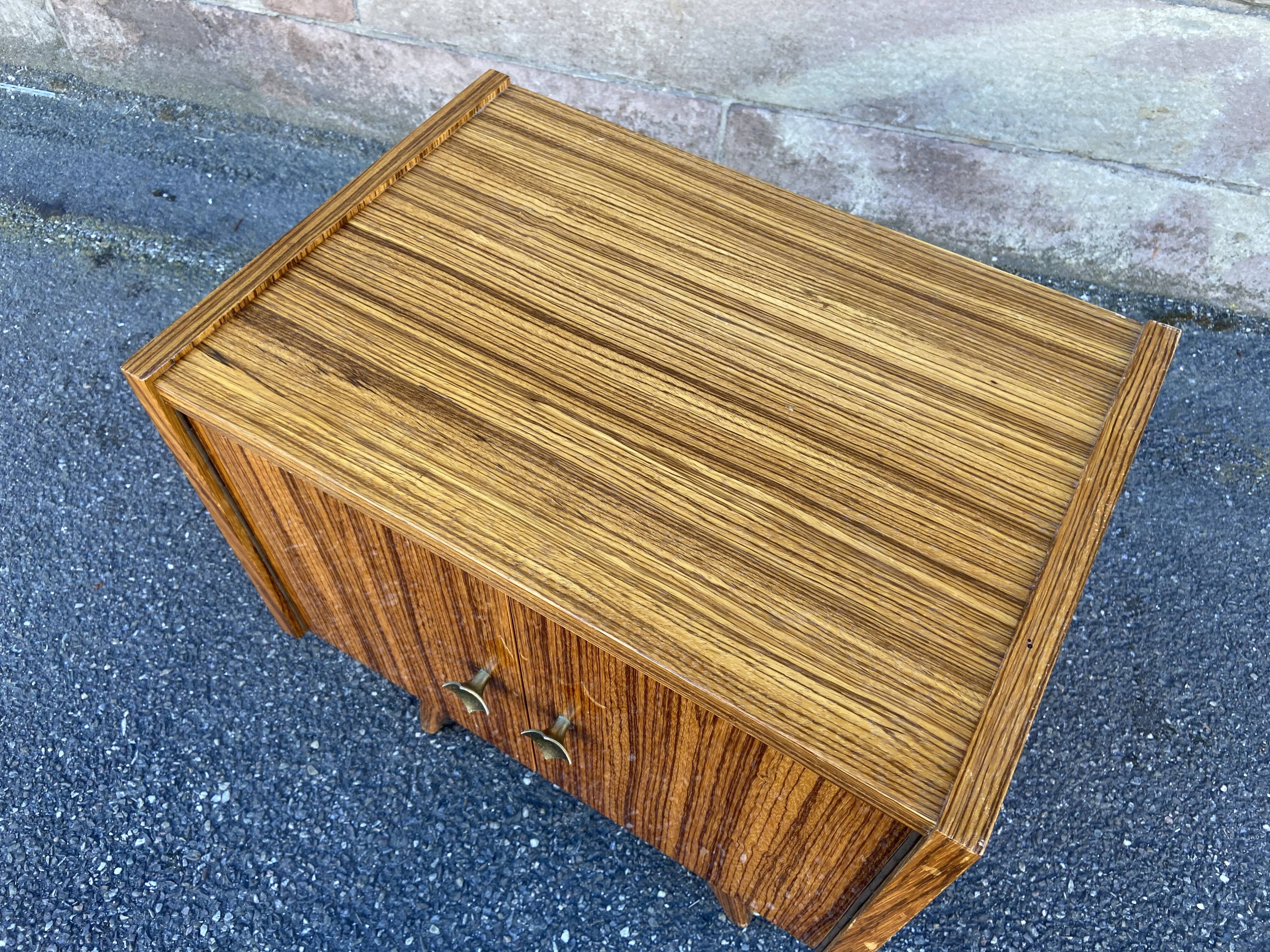 Bedside night table design 1960 vintage Scandinavian feet compass