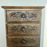 Chiffonnier en bois sculpté