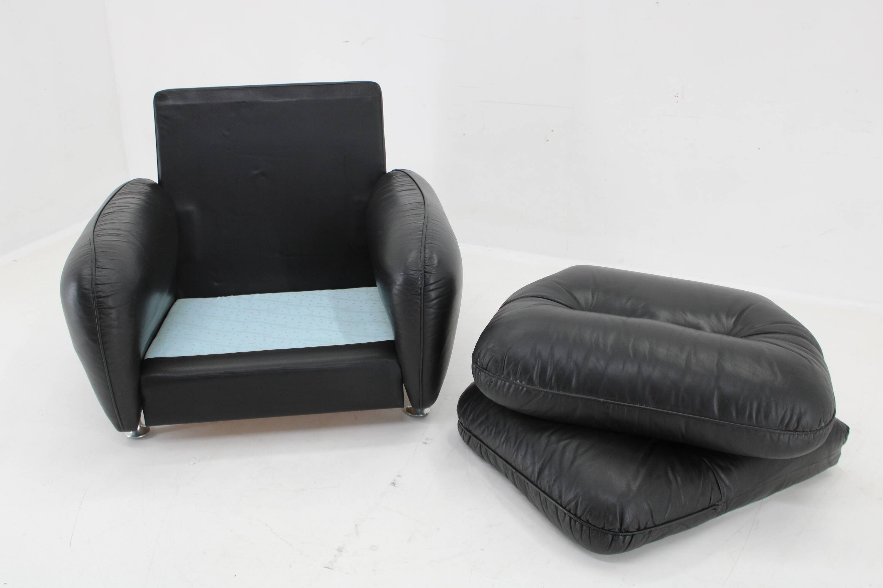 1970s Italian Armchair in Black Leather