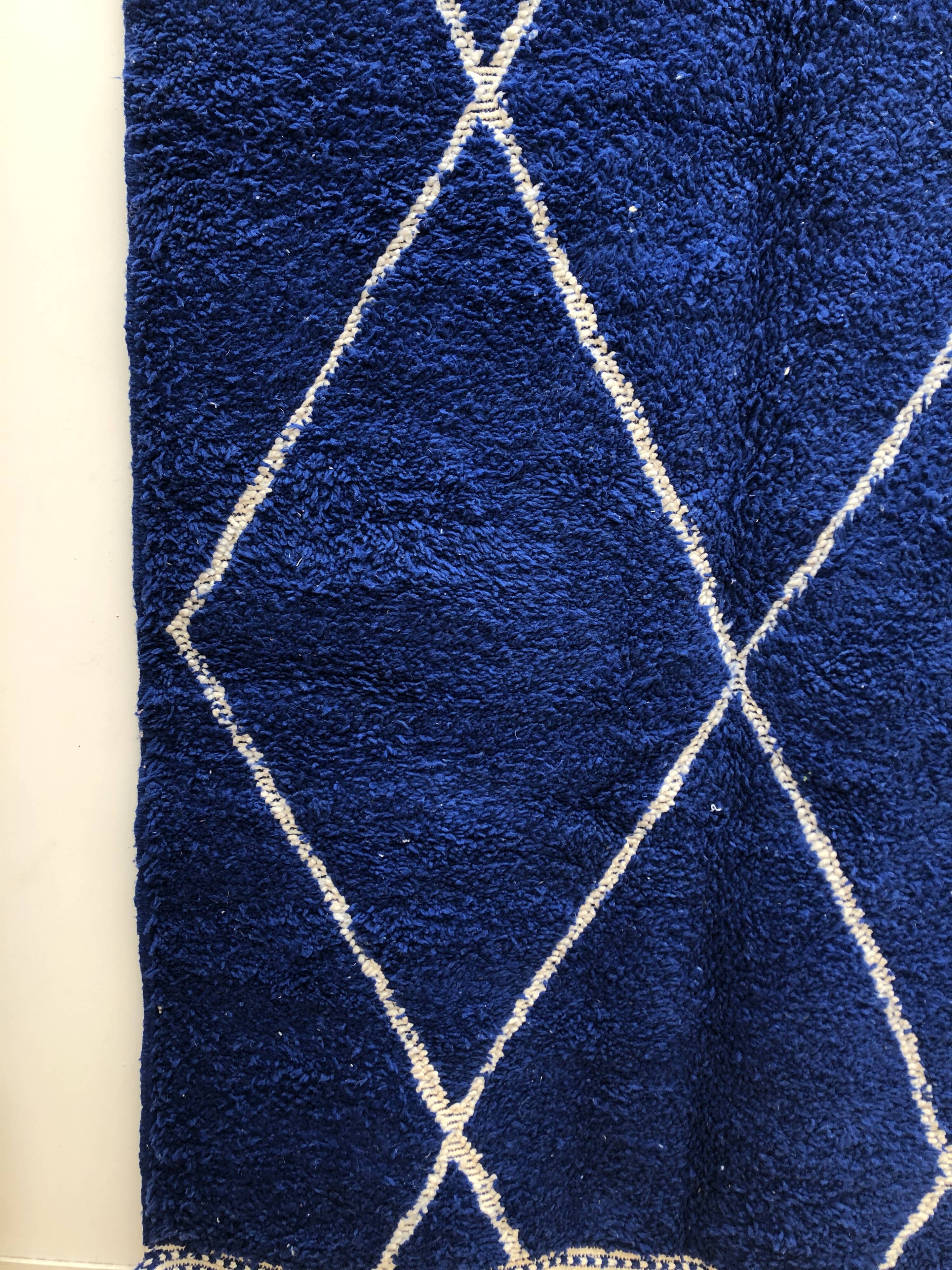 Moroccan Berber carpet Beni Ouarain intense blue with white diamonds 2,51x1.65m