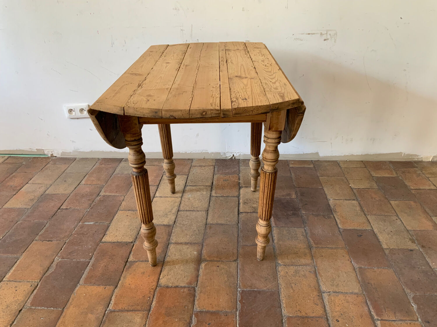 Table Louis Philippe