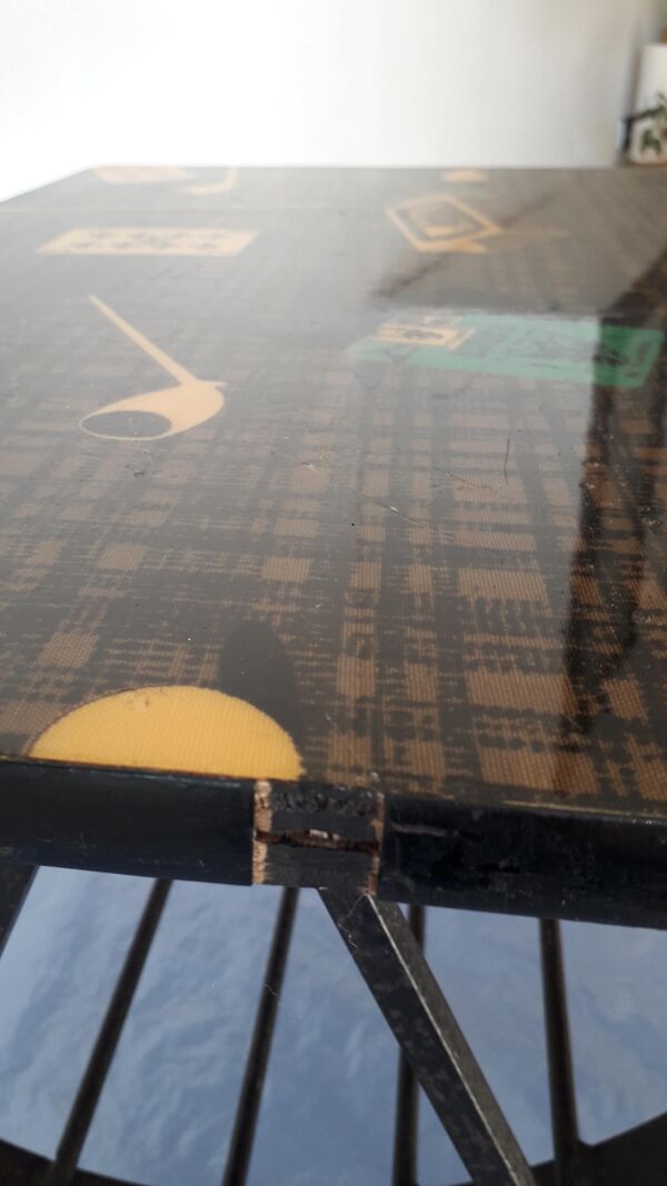 Table basse avec porte-revue, Italie, années 1950