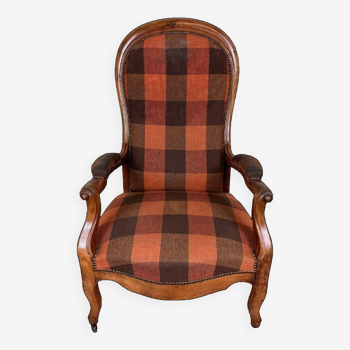 19th century Voltaire armchair in walnut