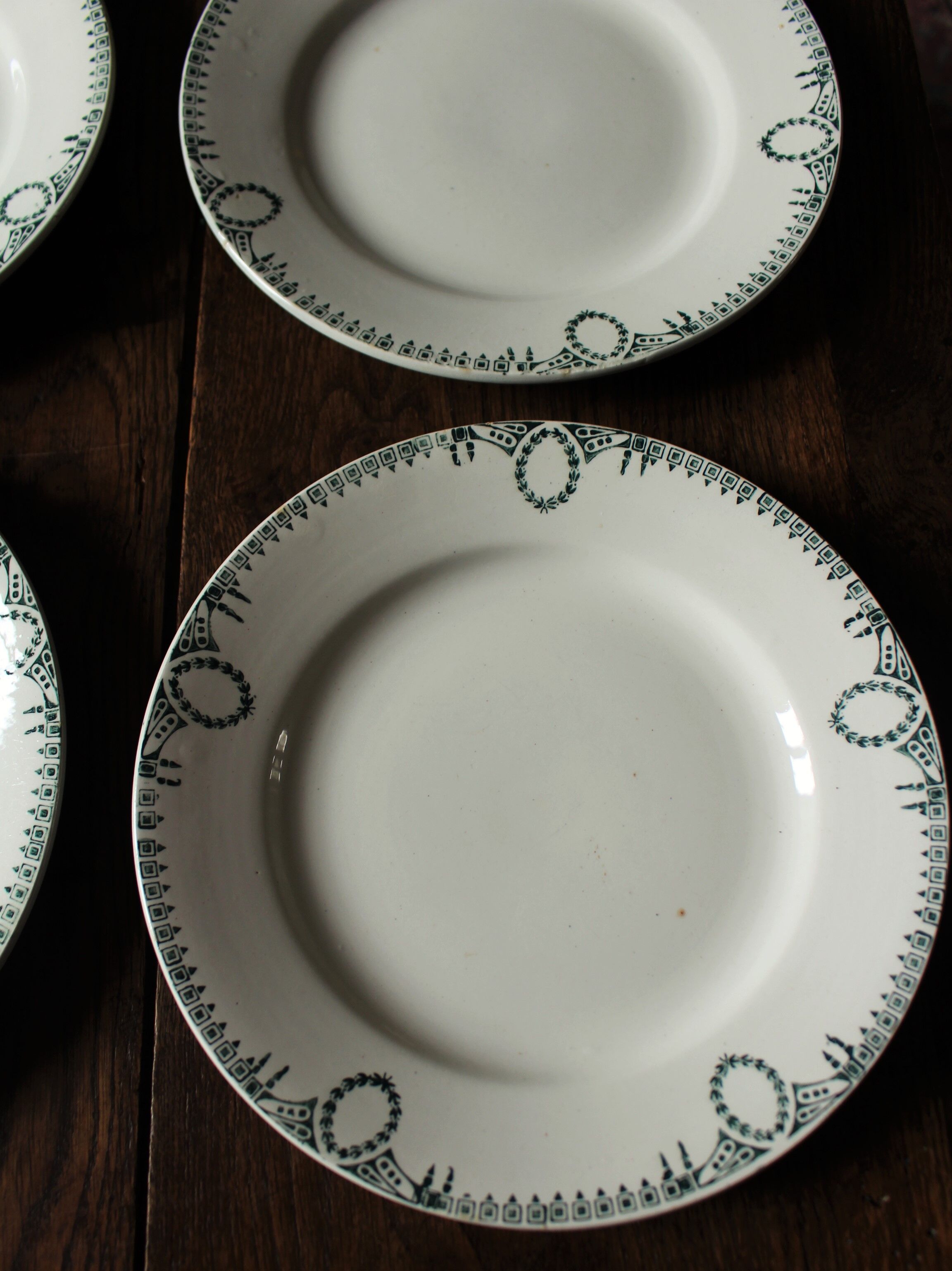 Lot 6 flat plates green Saint Amand
