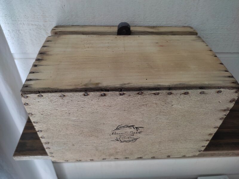 Wooden box aero-gummed chest storage deco