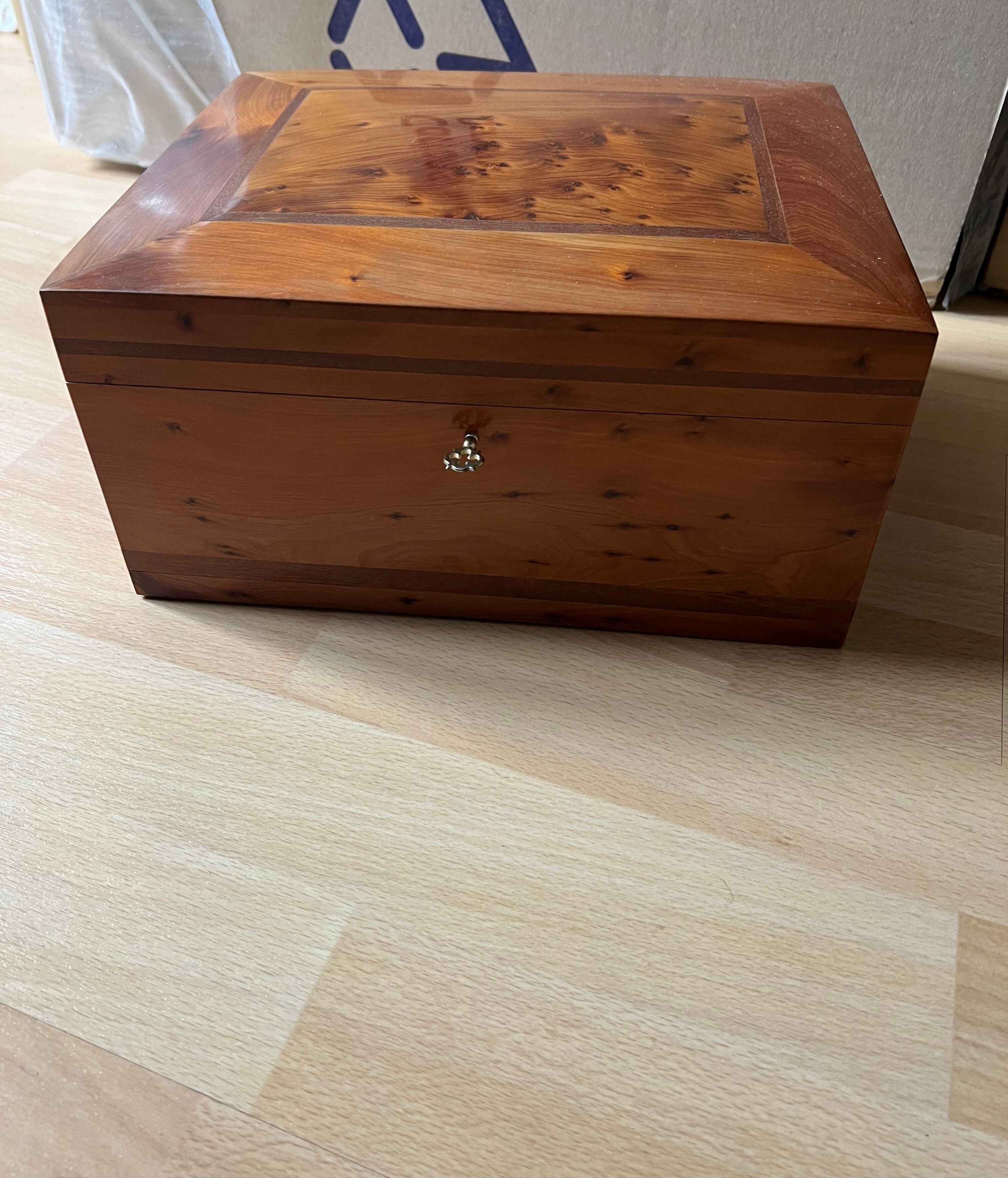 Storage box