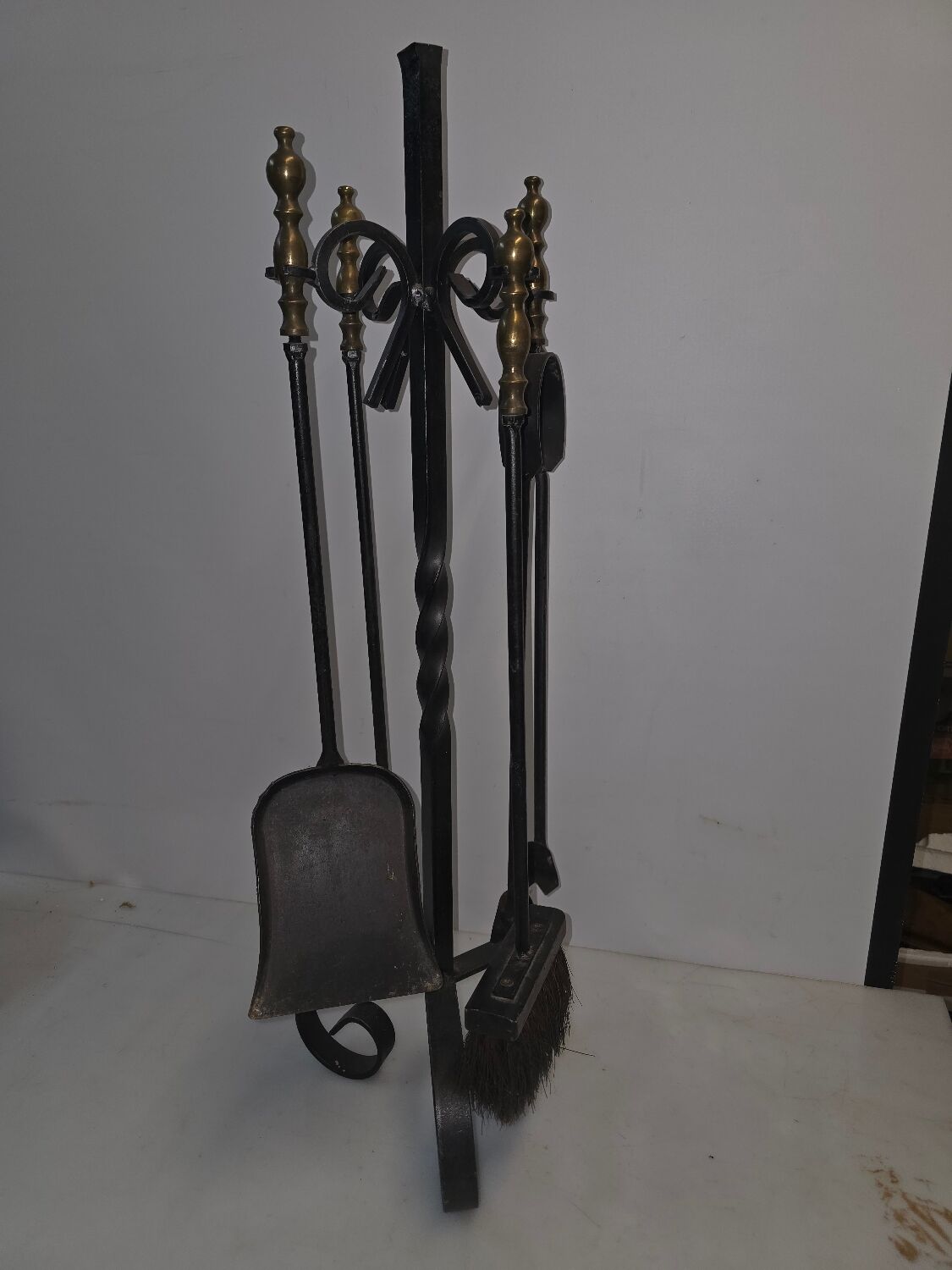 Fireplace hearth accessory in wrought iron