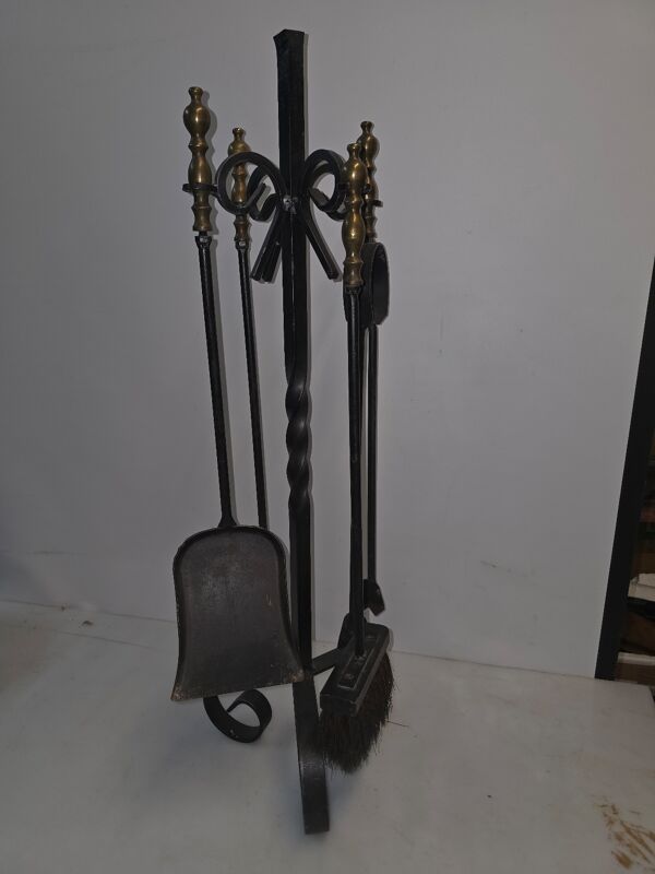 Nécessaire de foyer de cheminée en fer forgé