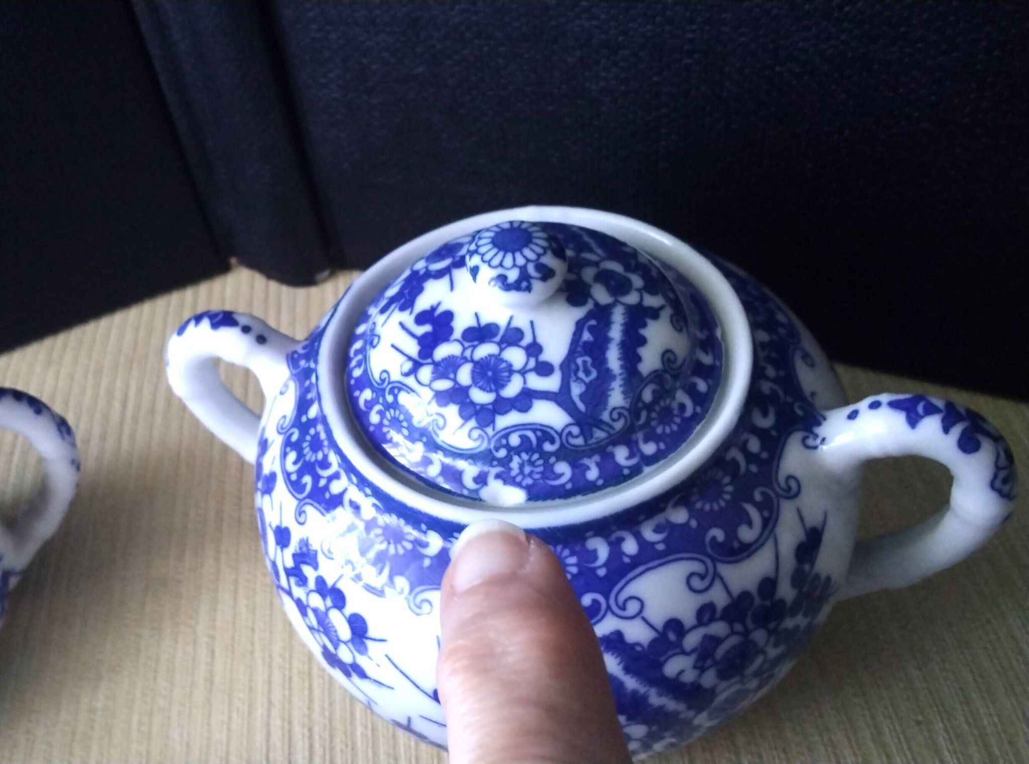 Tea or coffee service in Japanese porcelain.