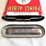 Boite de cigarettes en métal Prince Albert vintage
