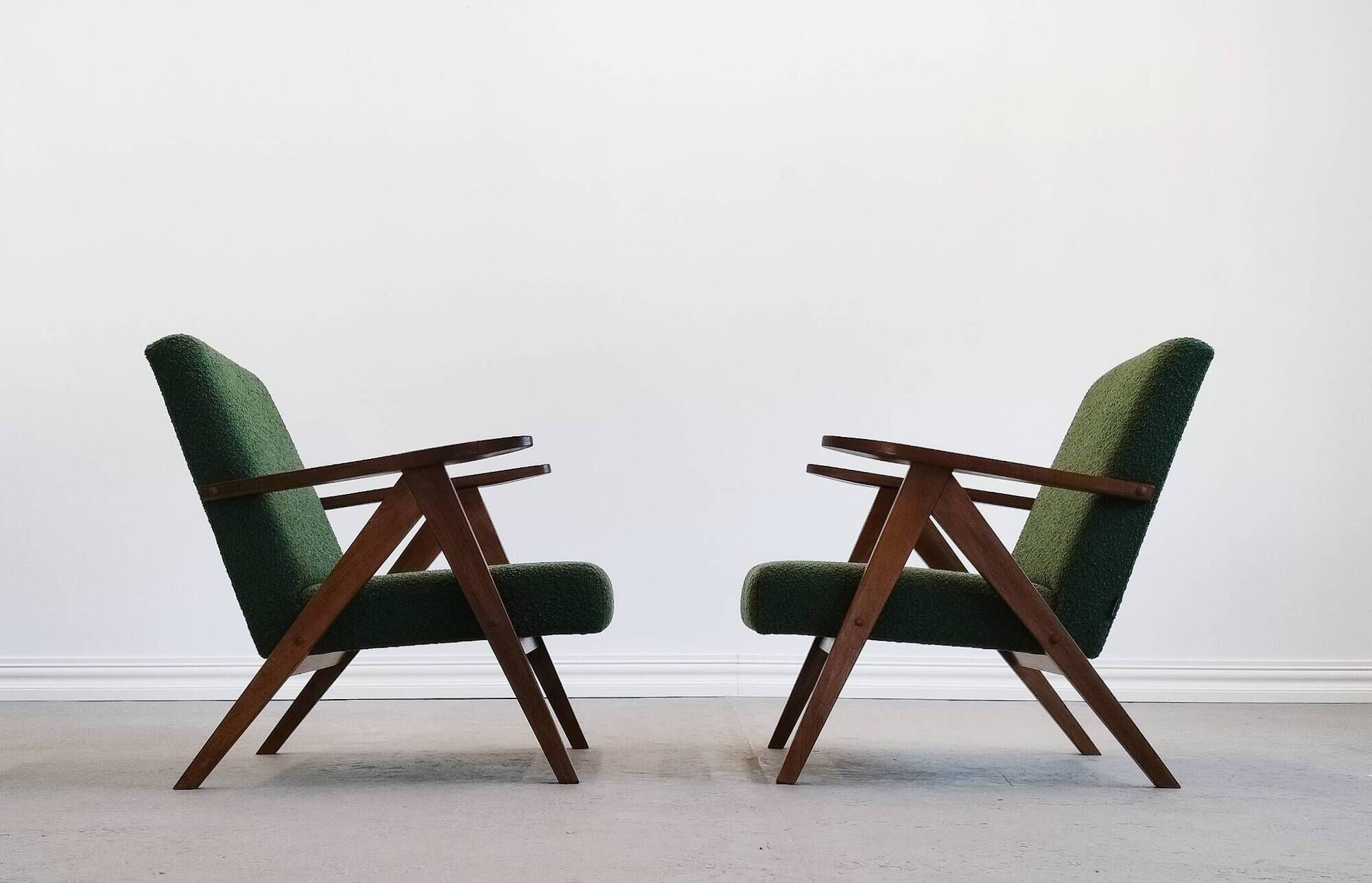 Mid-Century Model B 310 Var Easy Chair in Green Bouclé, 1960s