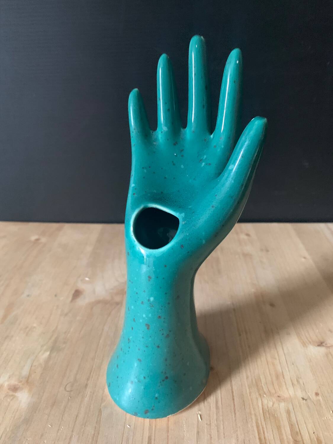Green ceramic hand soliflore ring sizer
