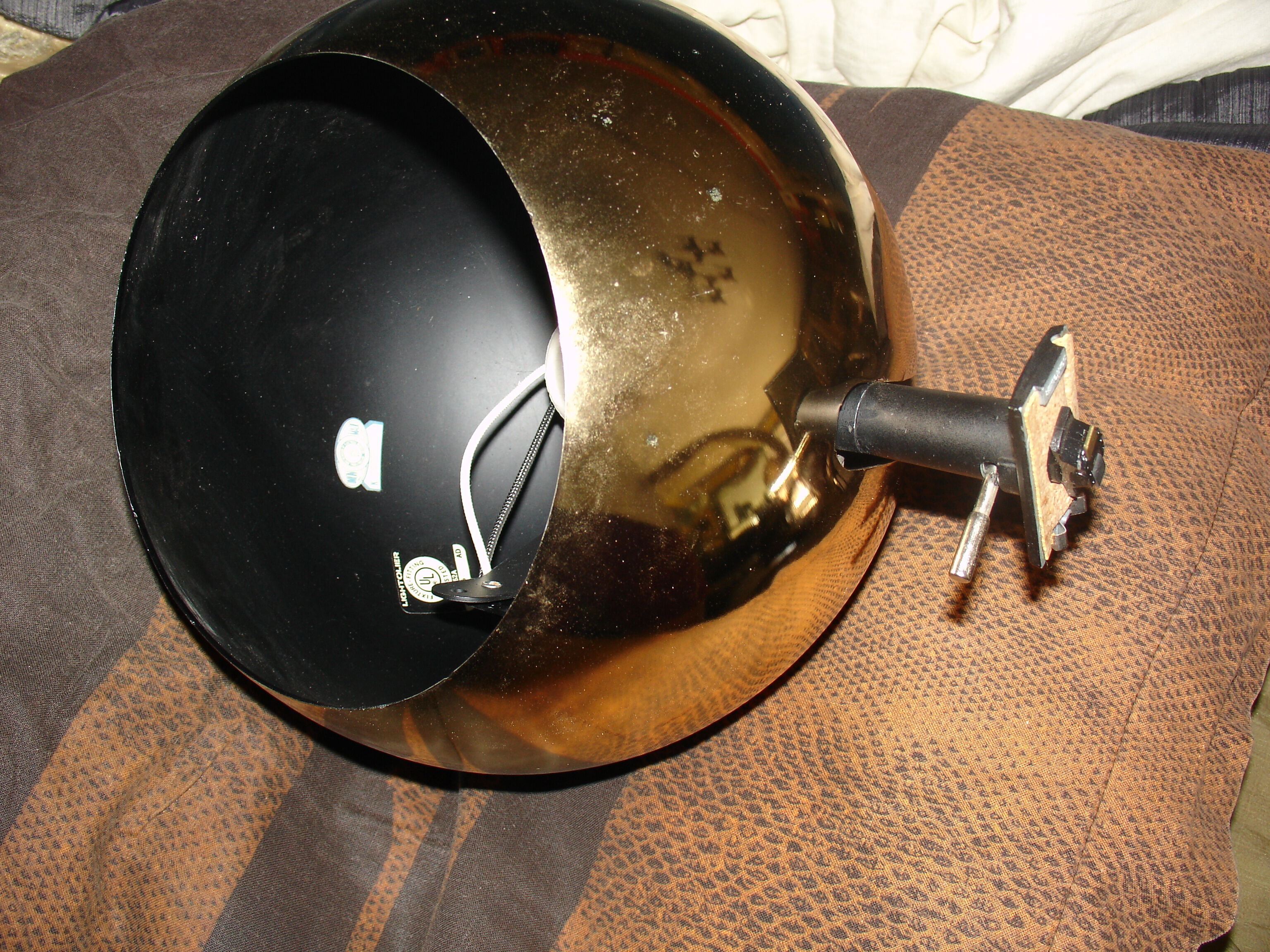 Light fixture circa 1970 by the American brand Lightolier