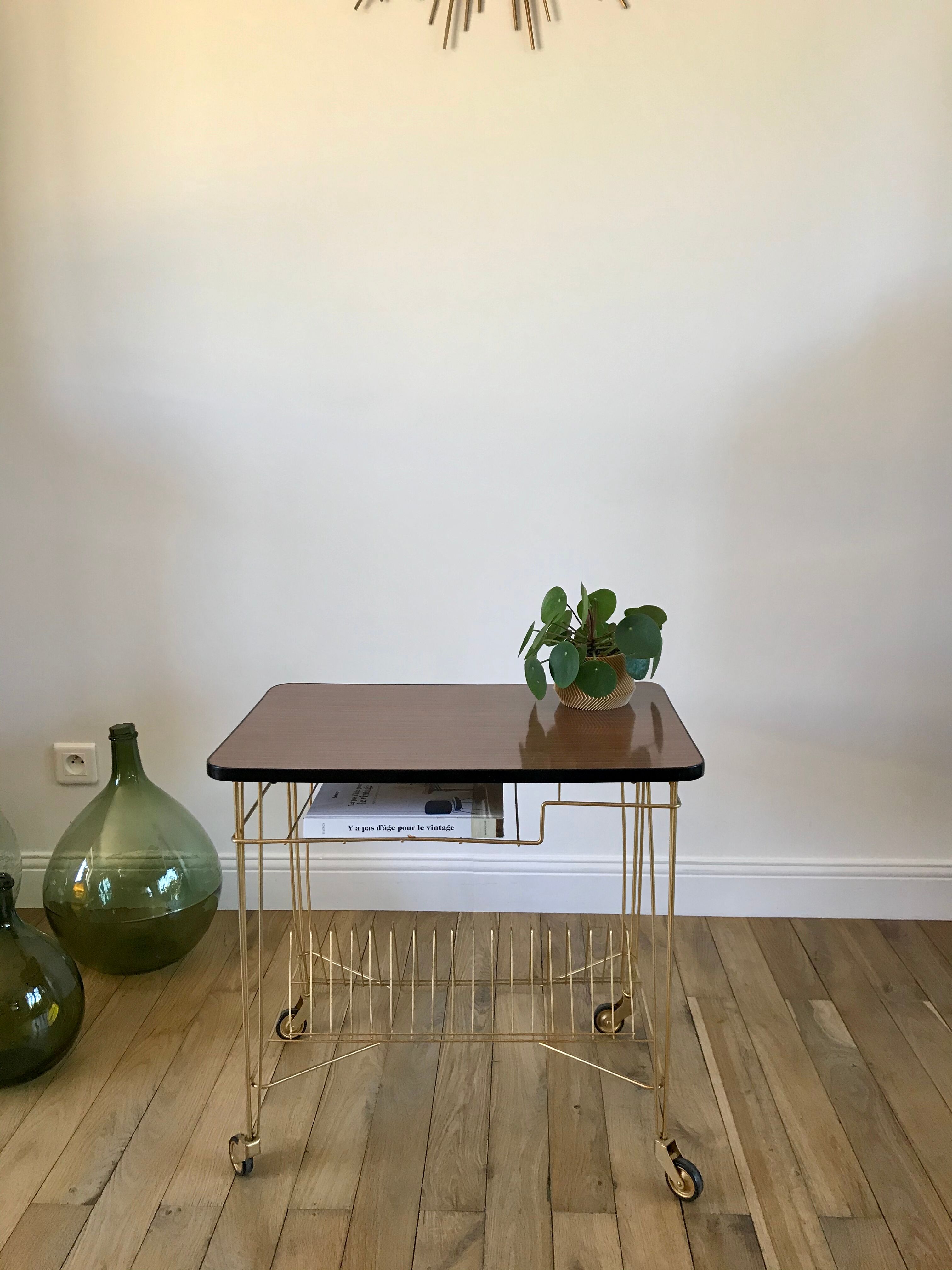 Rolling table vinyl row in formica and gold metal years 60-70