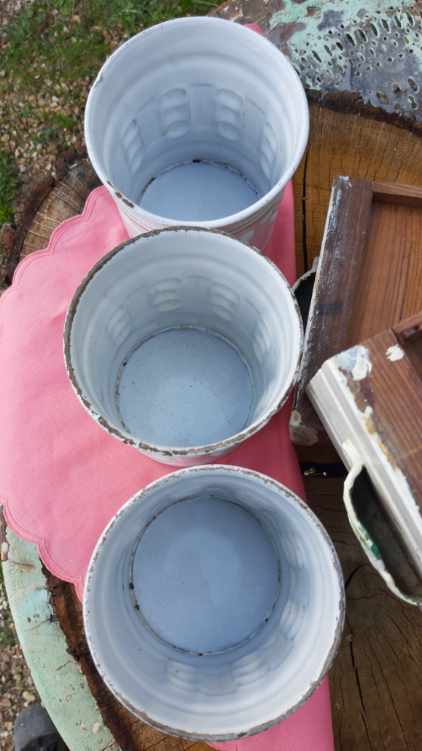 Enamelled spice jars