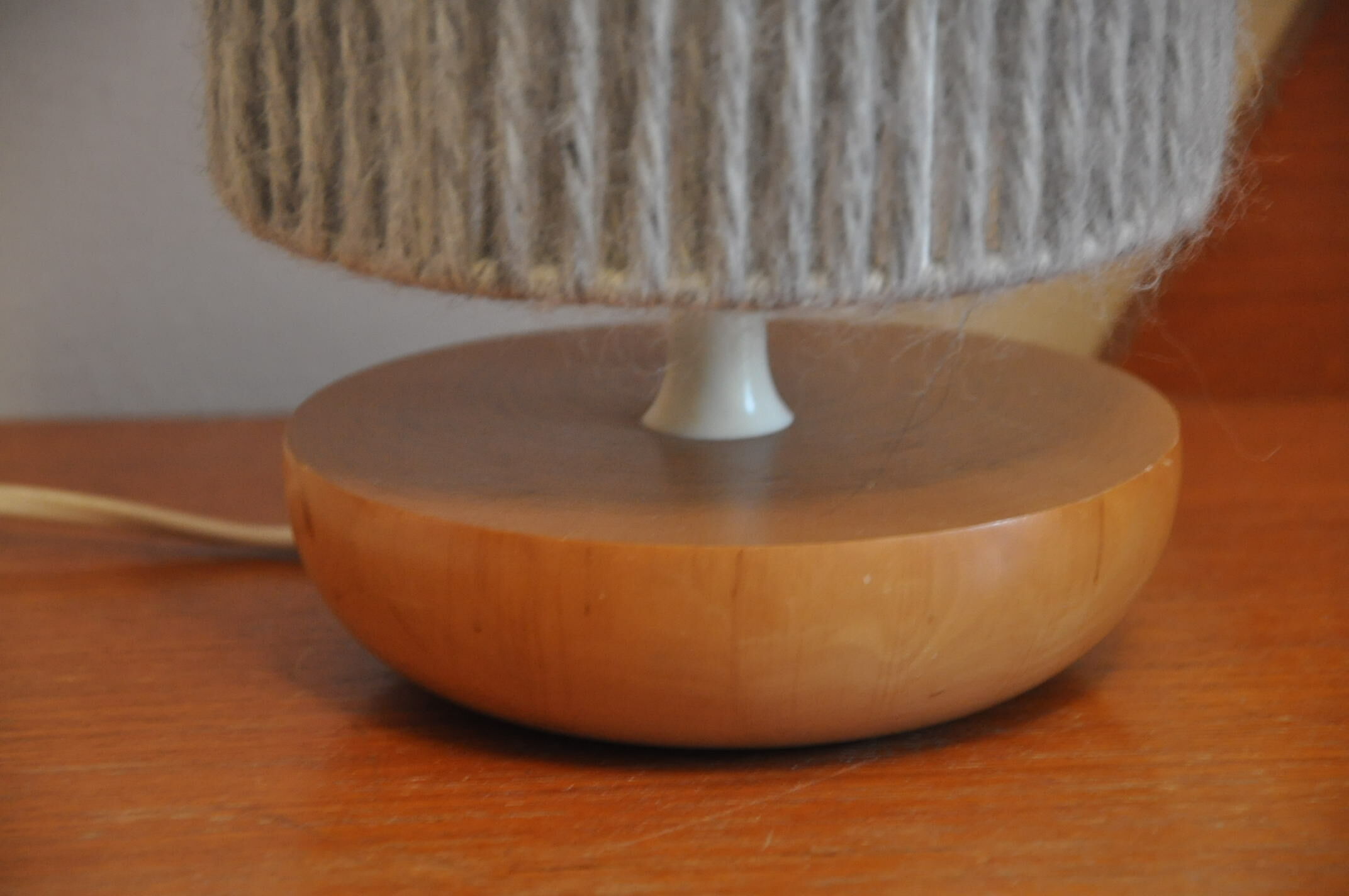 Wood and wool lamp