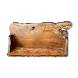 Olivier's wooden shelf