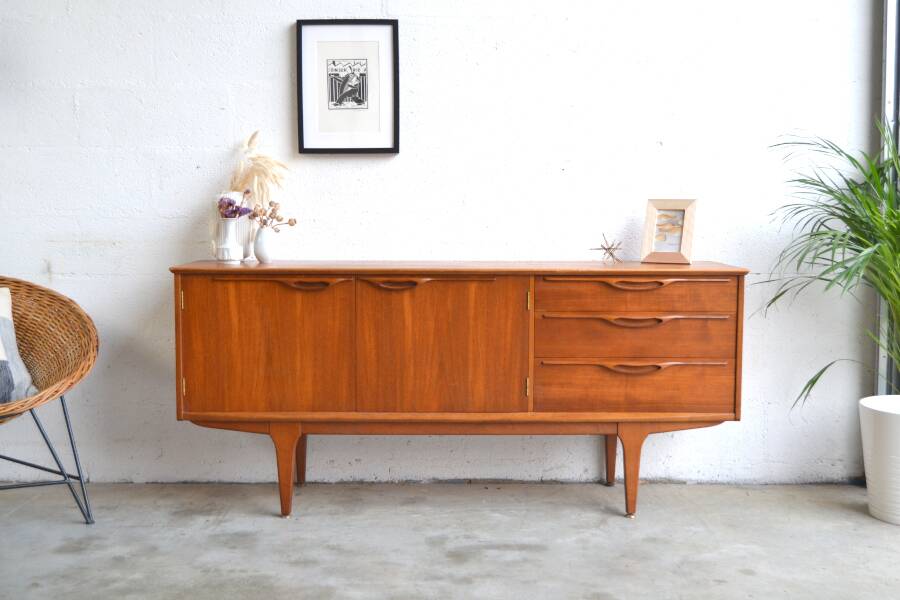 Teak sideboard by Jentique * 168 cm