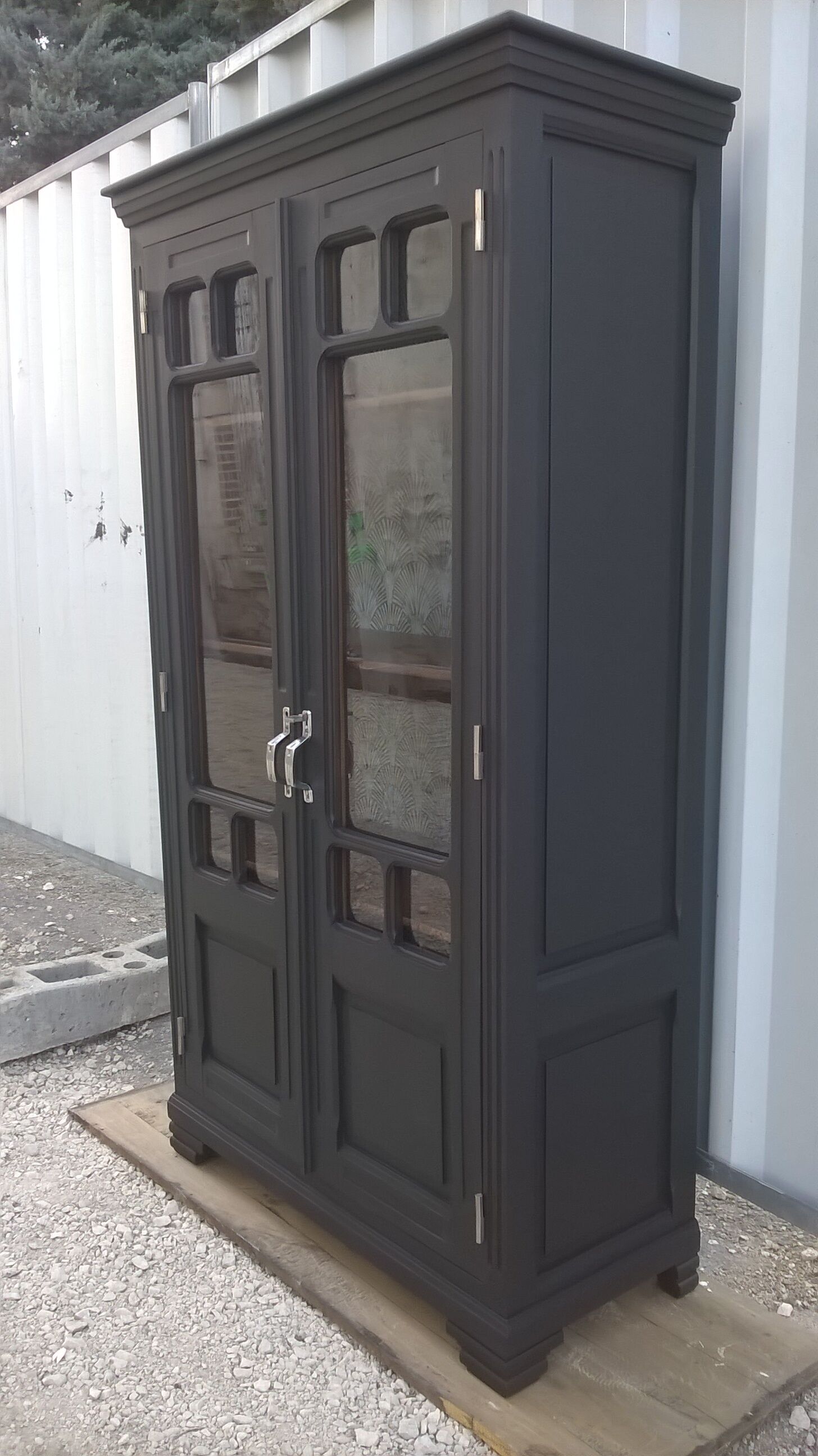 Parisian showcase cabinet 1930