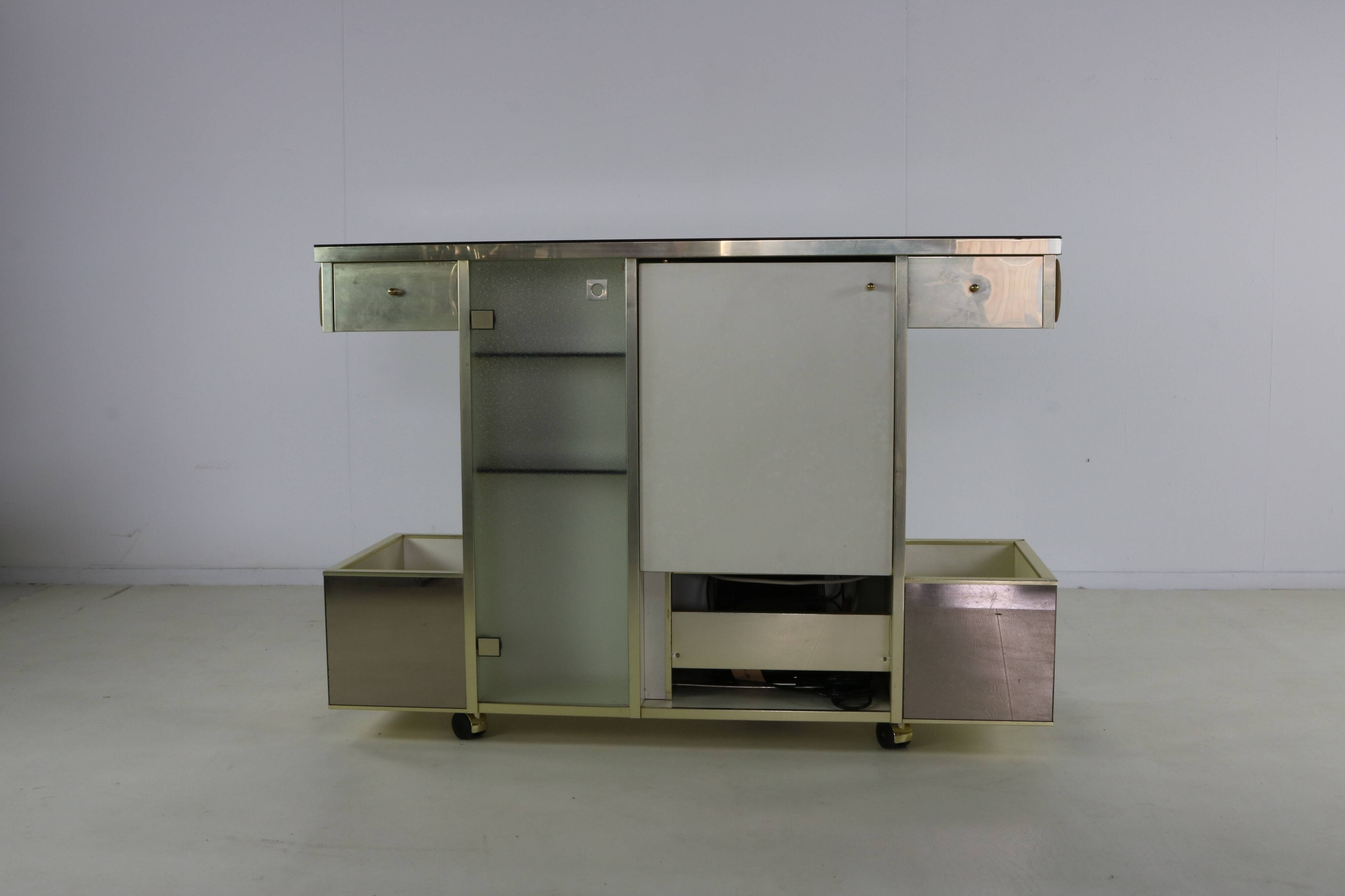 Seventies design bar cabinet by Harvey Guzzini for Stilglass Donati
