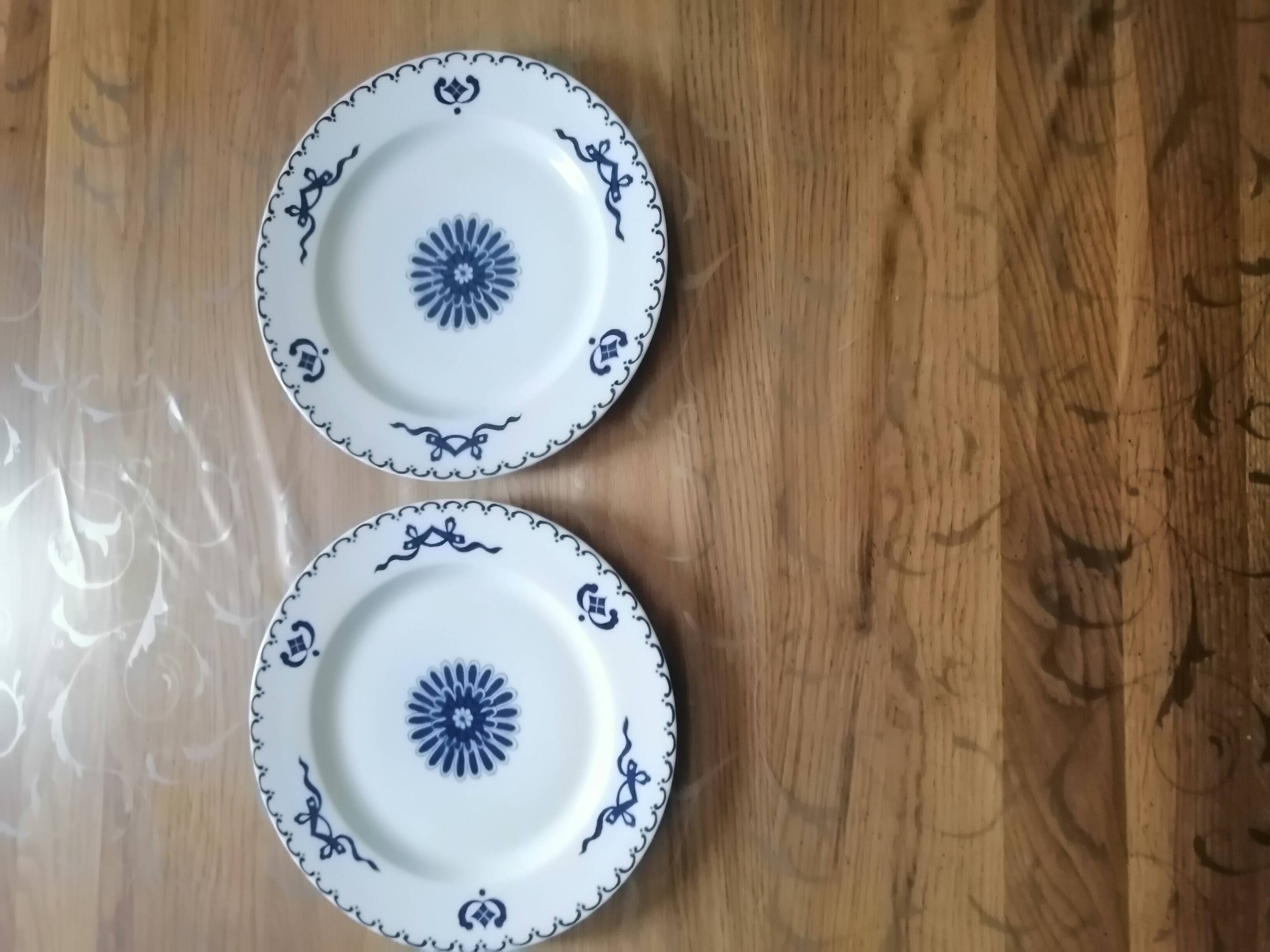 2 elegant porcelain saucers from Paris (MING BLUE model)