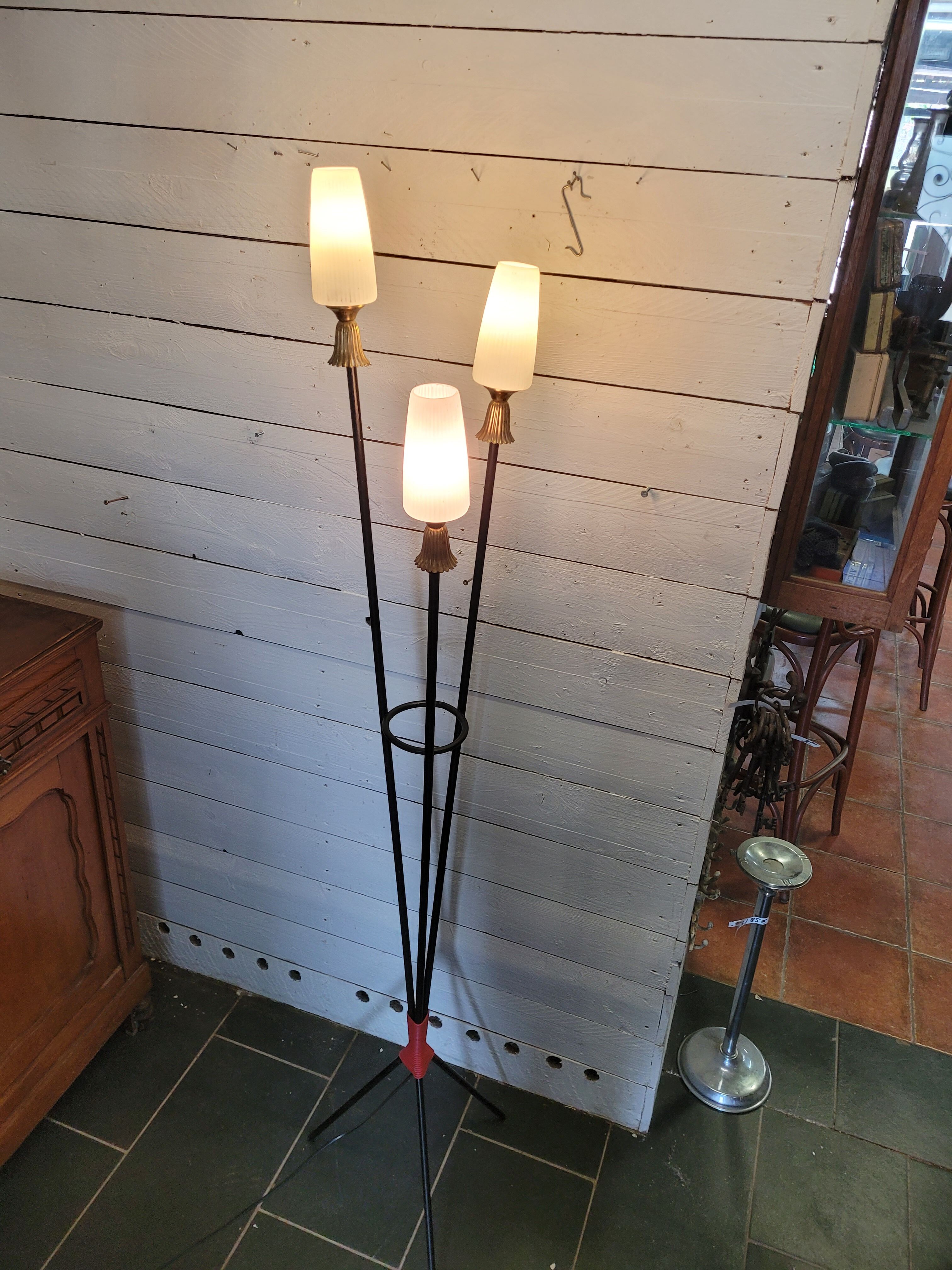 Tripod floor lamp from the 70s