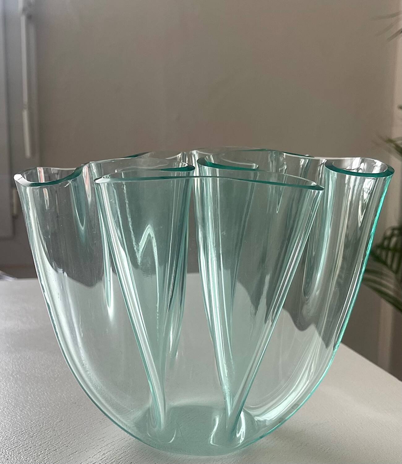 Plexi handkerchief vase 1980