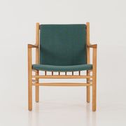 Armchair design J147 by Erik Ole Jørgensen of Tarm Stole & Møbelfabrik.