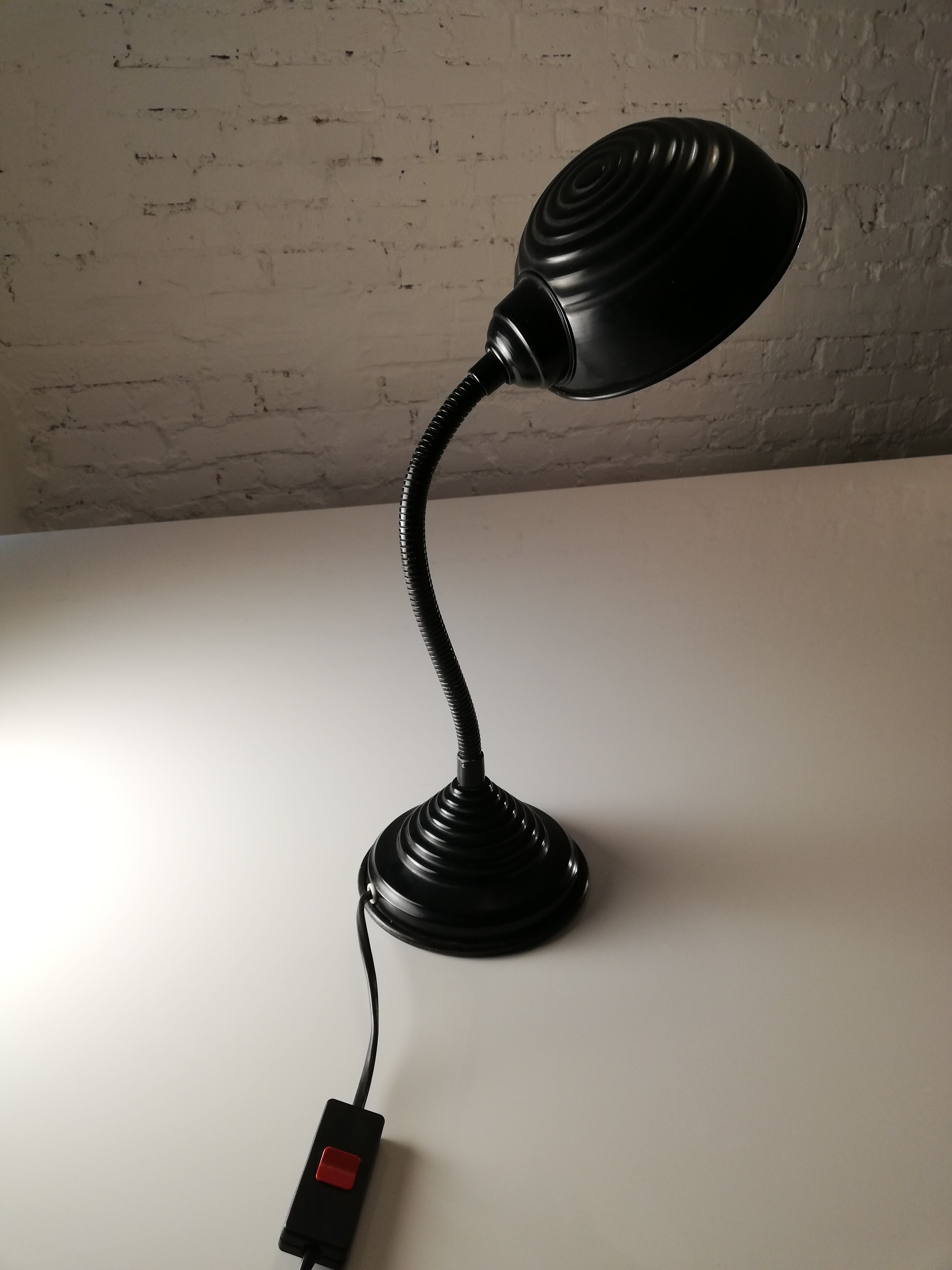 Desk lamp