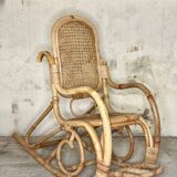 Rocking-chair en rotin et cannage