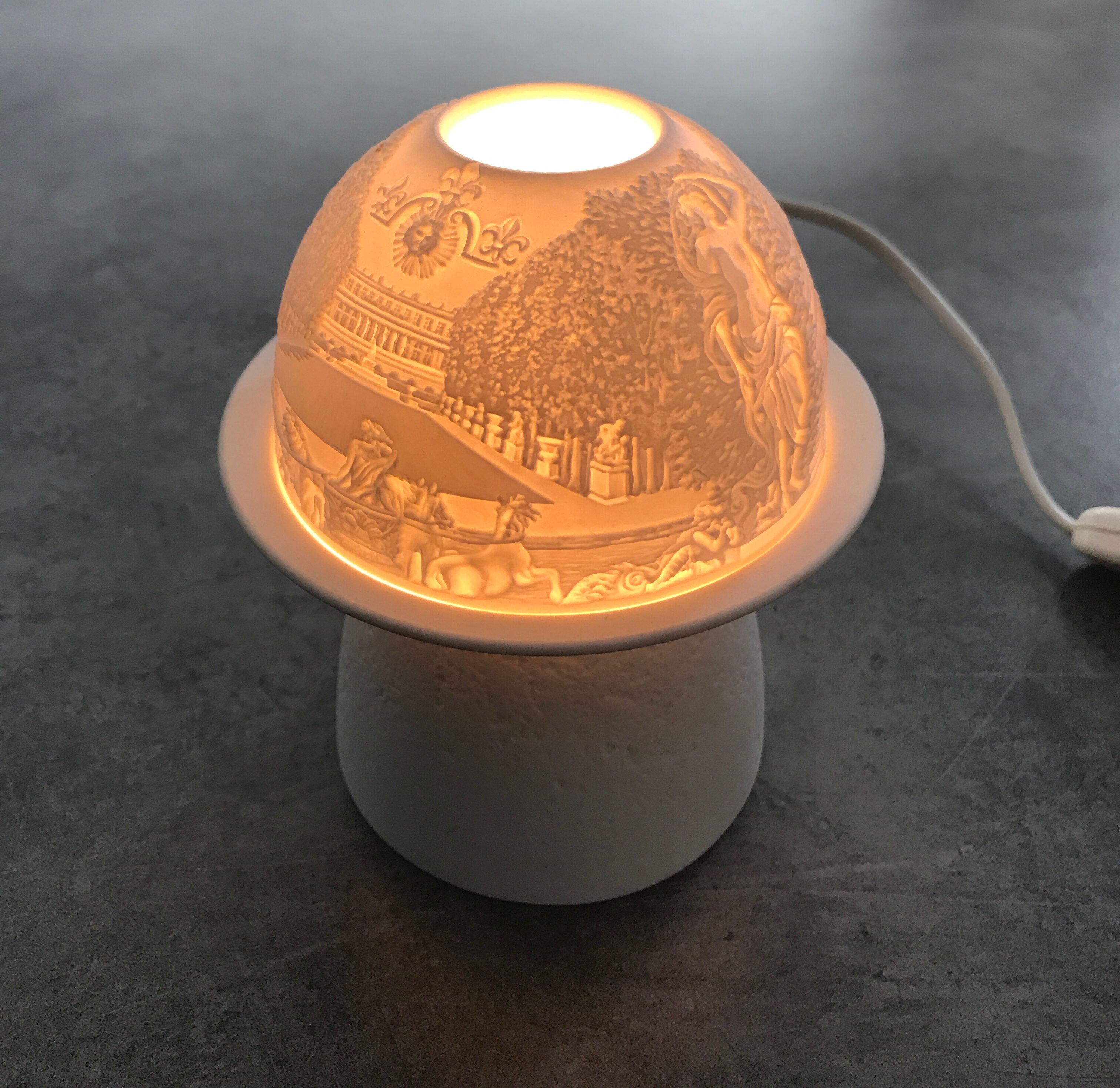 LAMP Night light Lithophanie BERNARDAUD Limoges in BISCUIT decoration VERSAILLE signed
