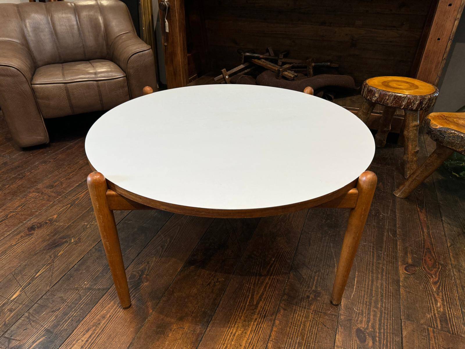 Table basse ronde vintage