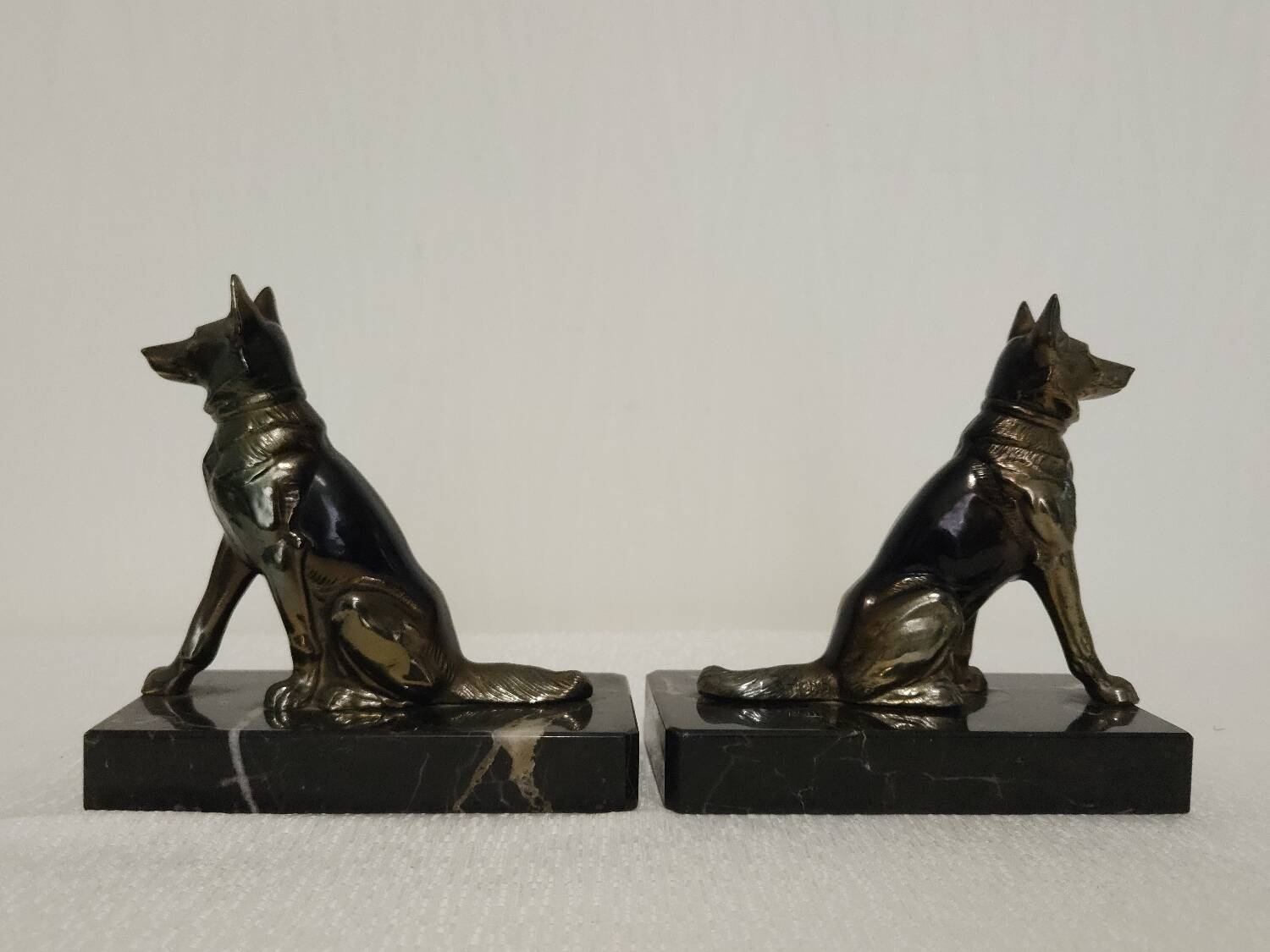 Vintage dog bookends