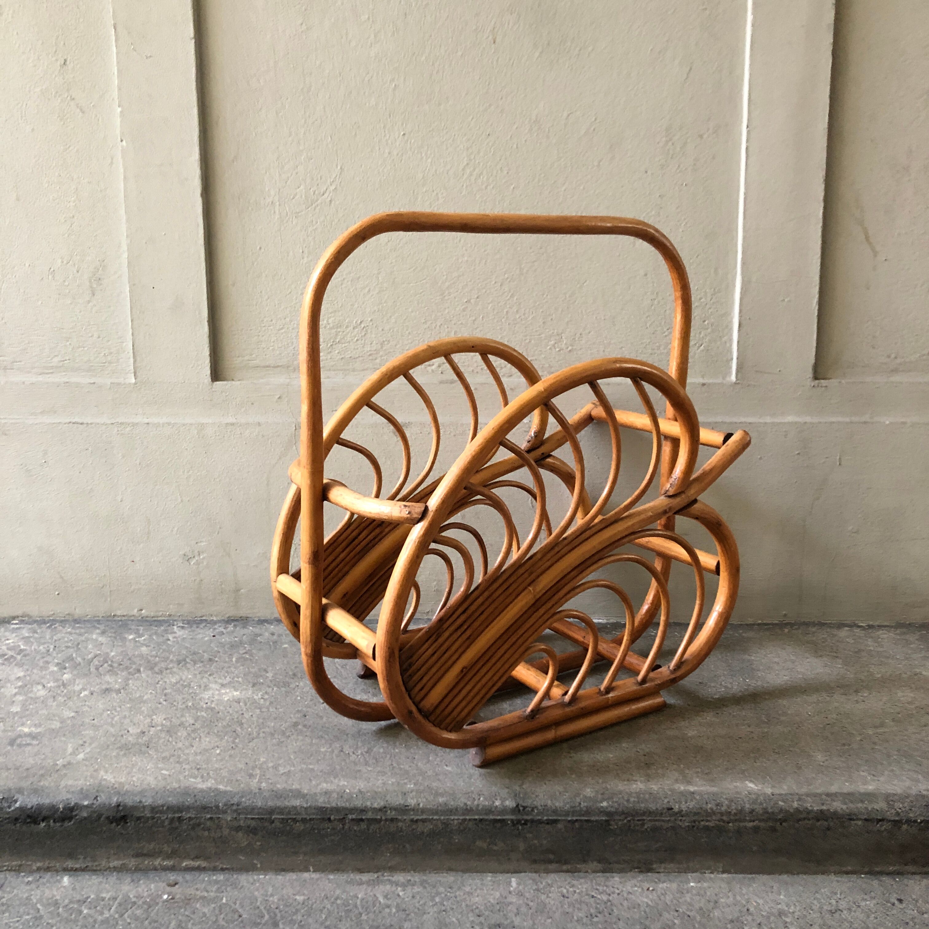 Magazine holder