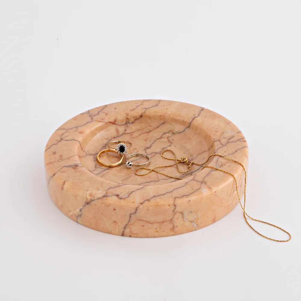 Assiette à bijoux en marbre rose dans le style de Sergio Asti.