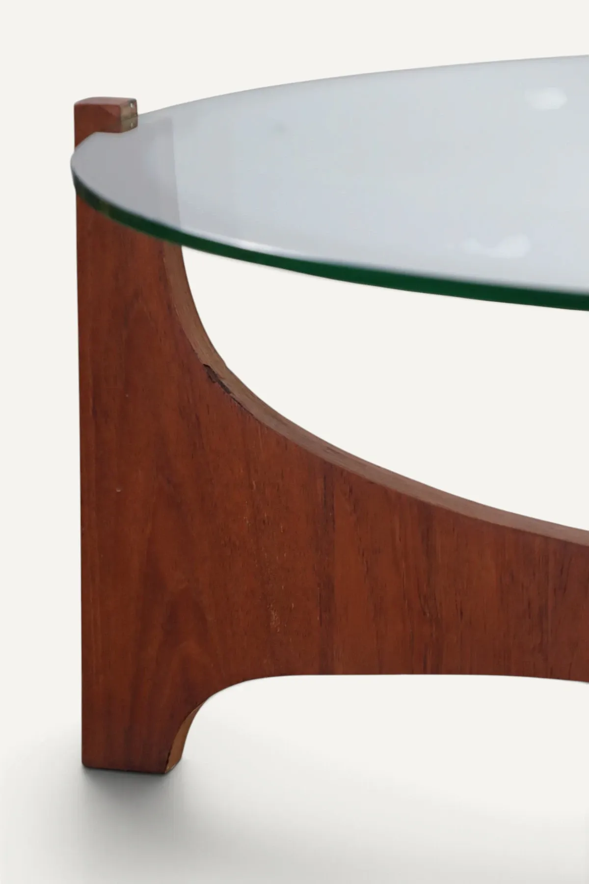 Round coffee table in teak and glass, after Hugues Poignant – 1960s