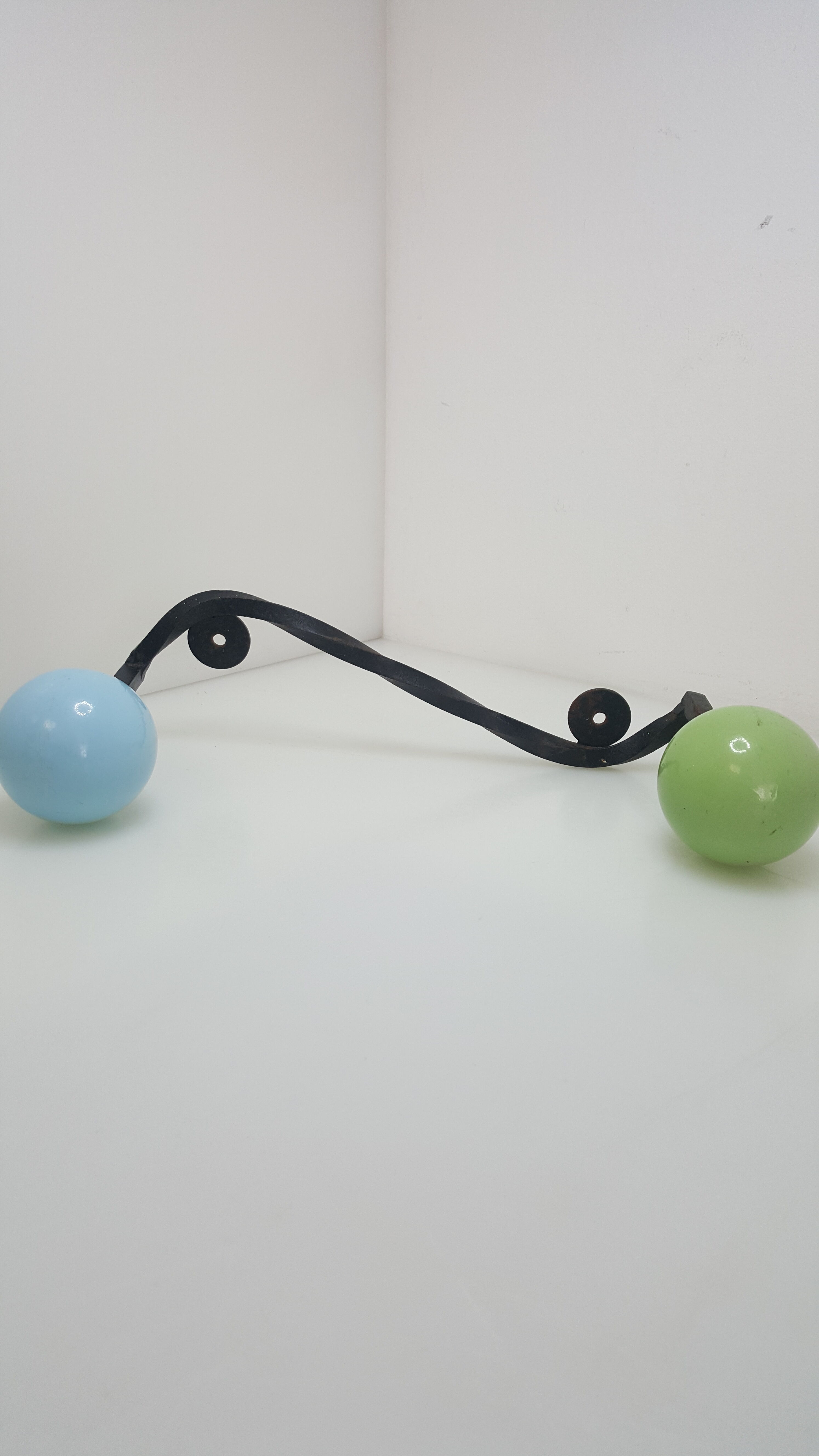 Vintage coat holder 2 balls