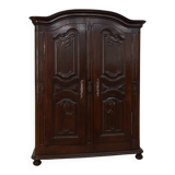 Alsatian wardrobe from the Louis XIII period in solid walnut.