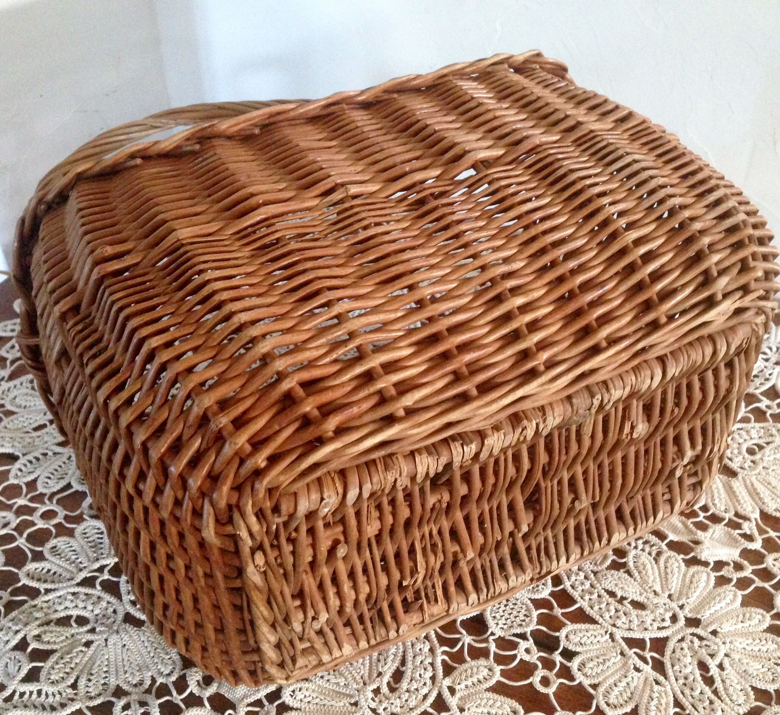 Panier en osier ancien
