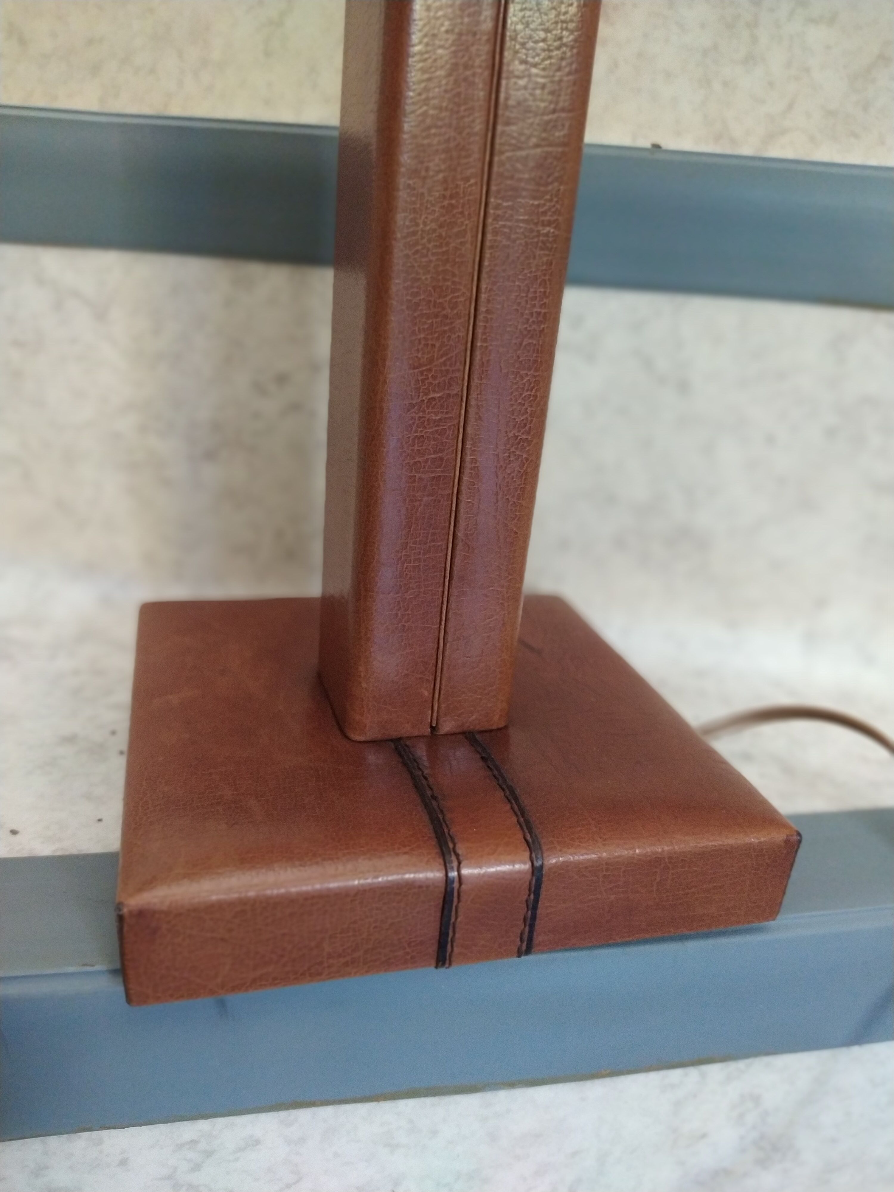 Le Tanneur desk lamp