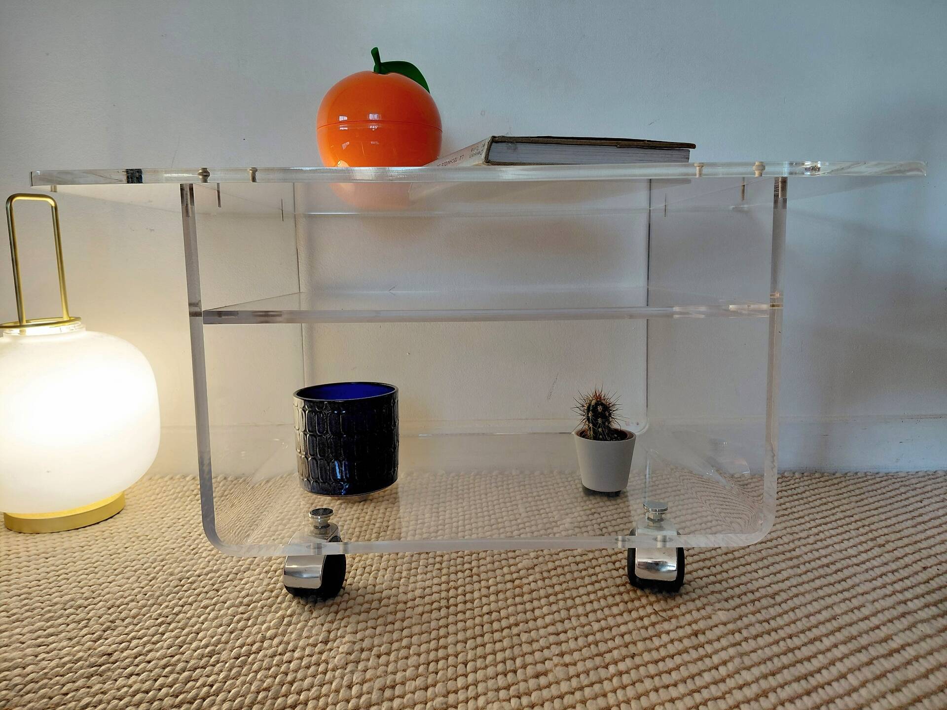 Vintage rolling dessert trolley in plexiglass - Space Age style - 1970s