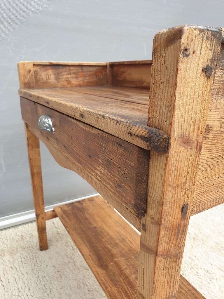 Rimmed table Norman country console in Pine