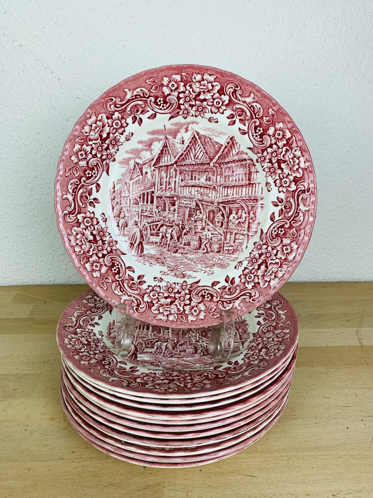 12 plates earth of iron red Royal Tudor model 17th century England ironstone