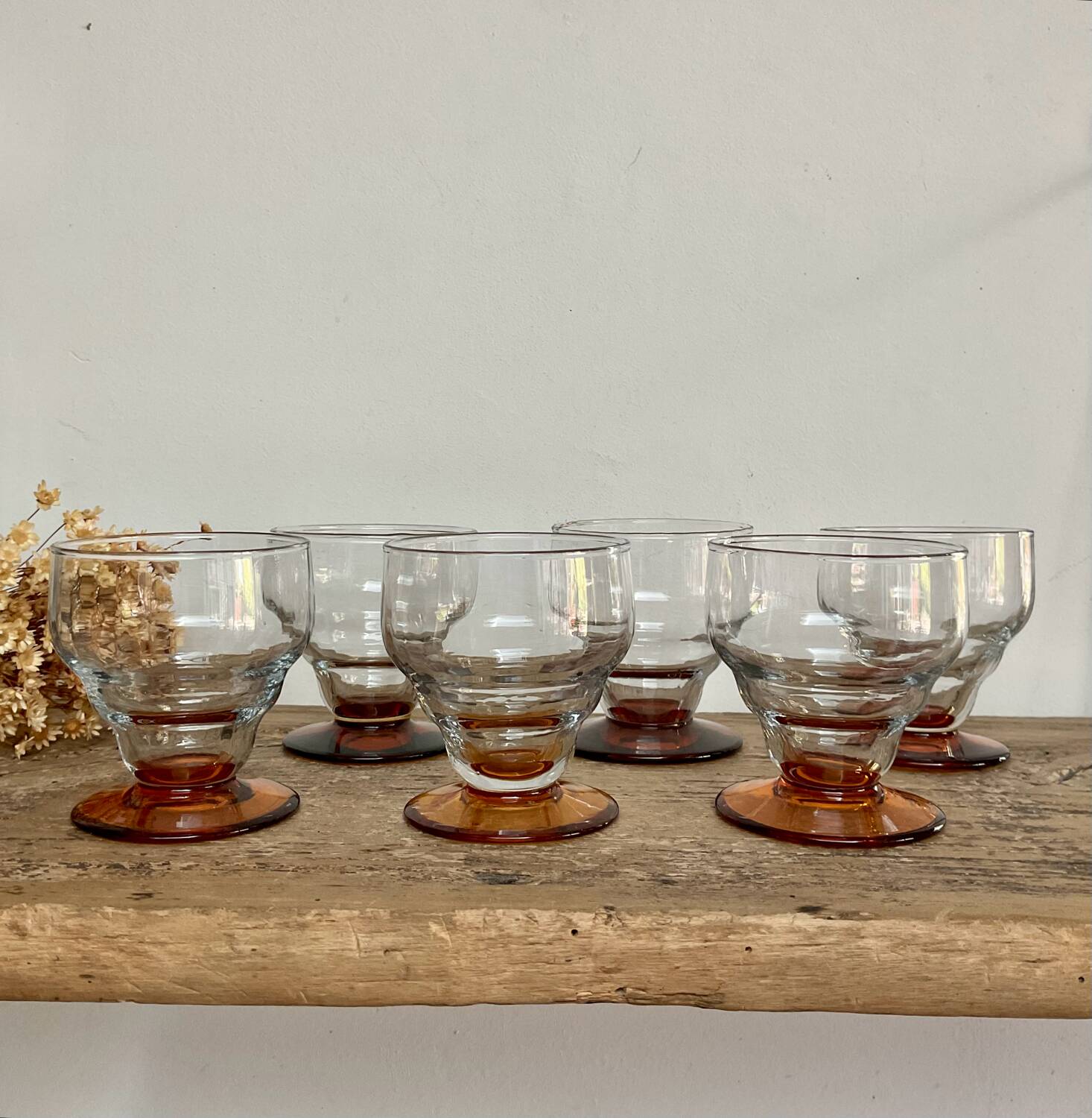6 vintage glasses with amber feet