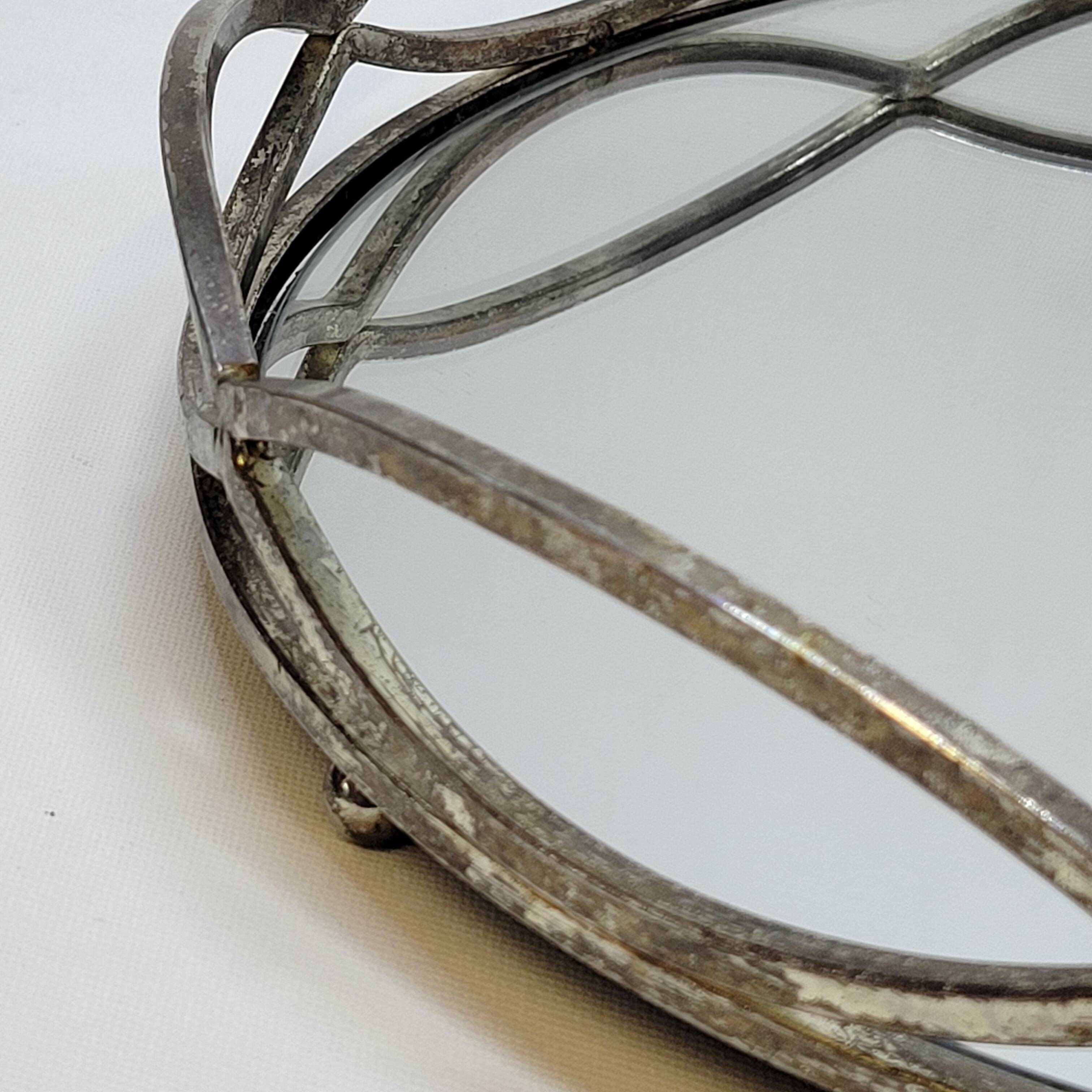 Round Tray In Silver Metal And Mirror